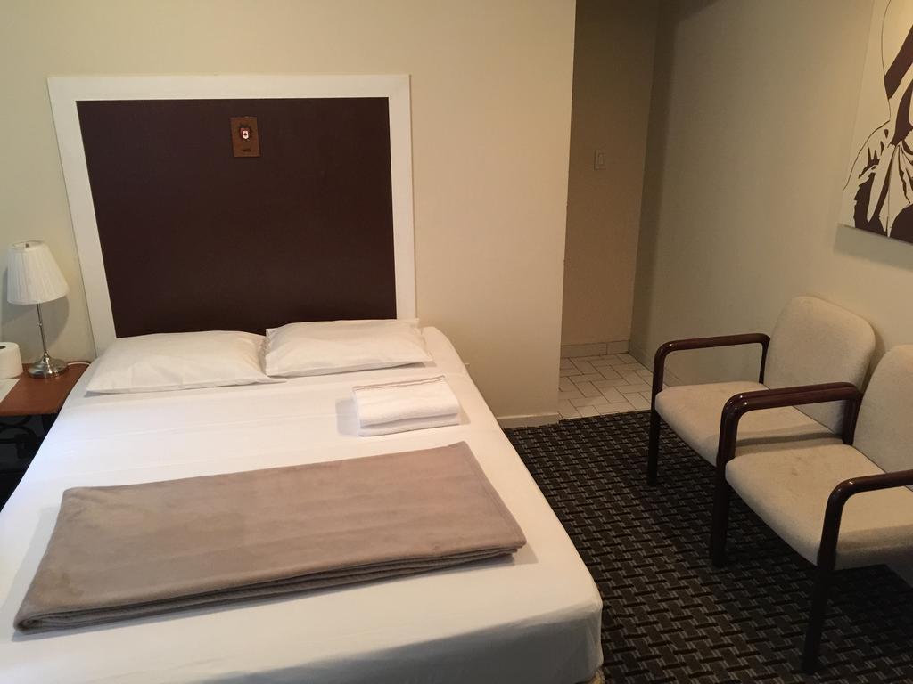 Adas Guesthouse Τορόντο Δωμάτιο φωτογραφία