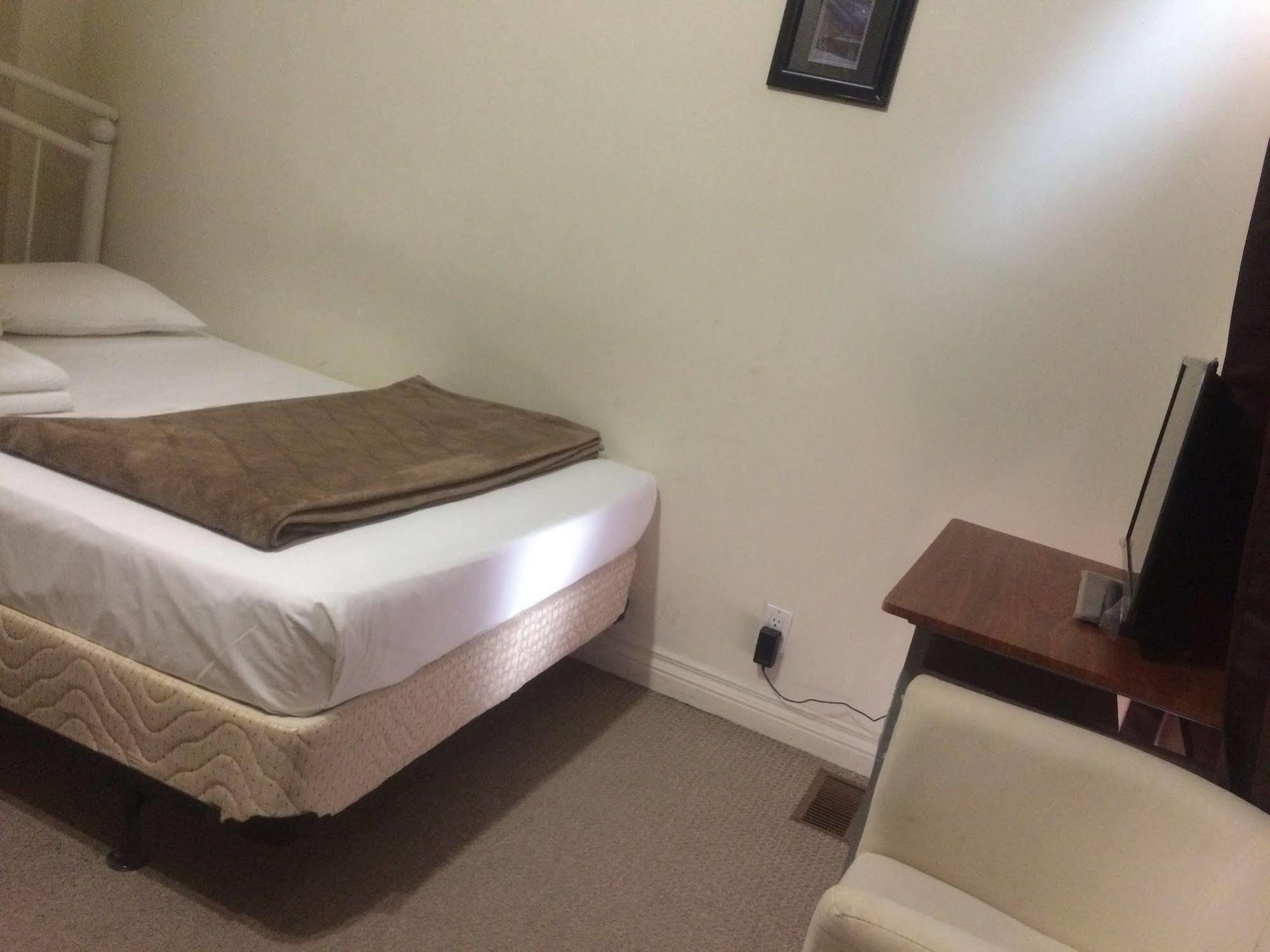 Adas Guesthouse Τορόντο Εξωτερικό φωτογραφία