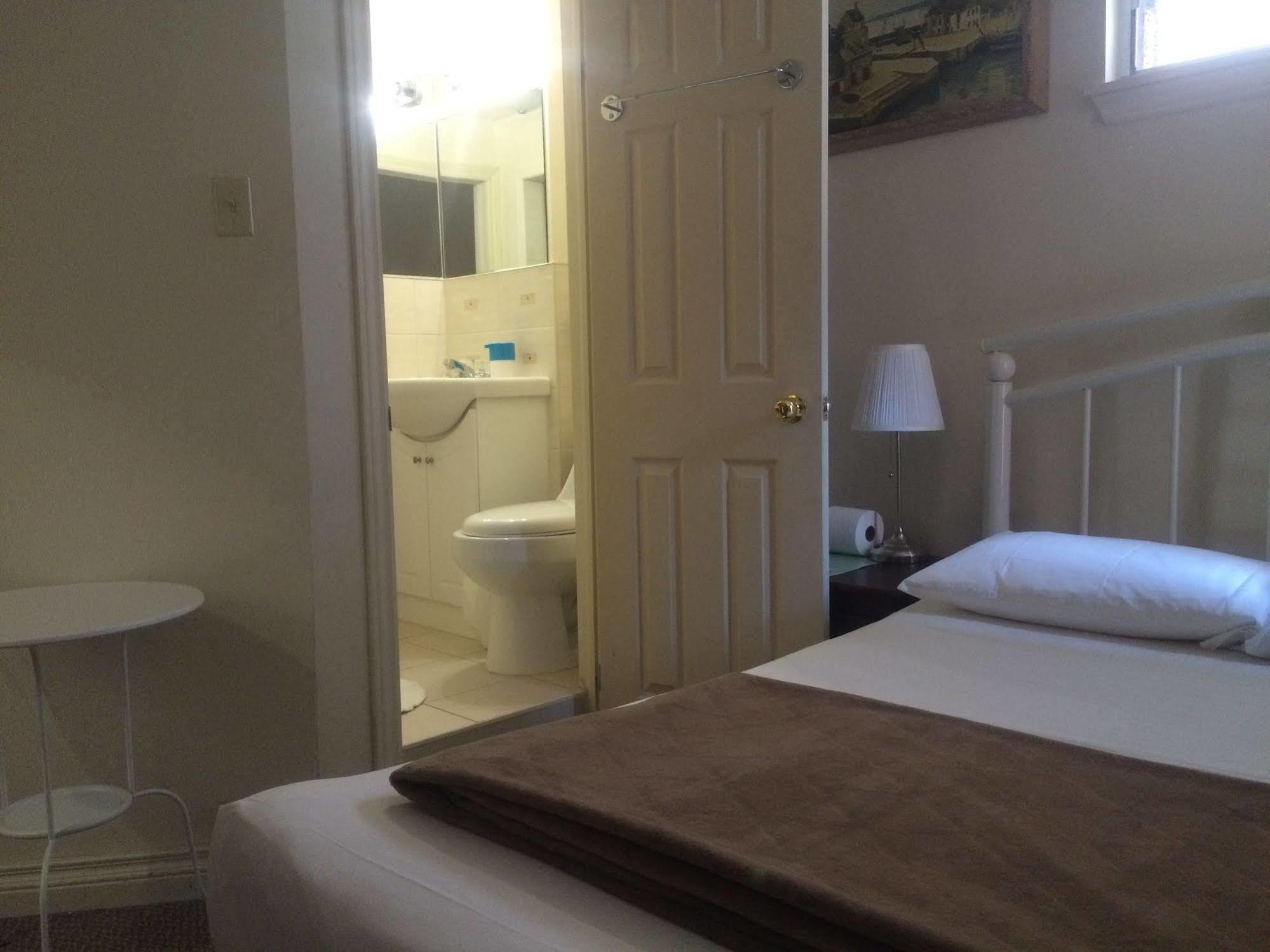 Adas Guesthouse Τορόντο Εξωτερικό φωτογραφία