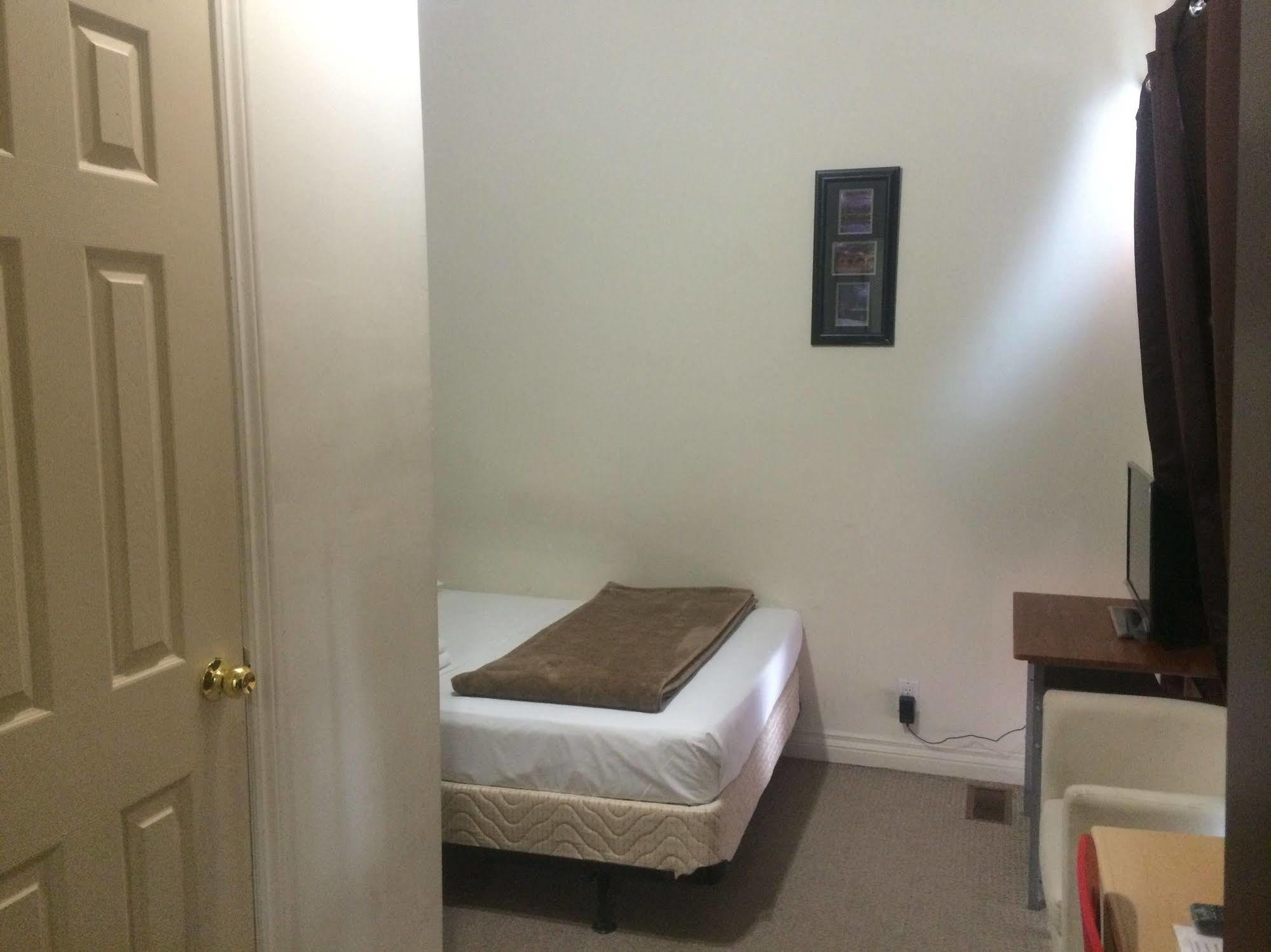 Adas Guesthouse Τορόντο Εξωτερικό φωτογραφία